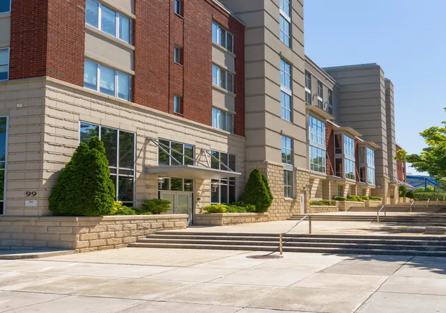 Listing Photo 3 - Condo for sale in building located at 99 Walnut St, Chattanooga, TN 37403 - Unit #103