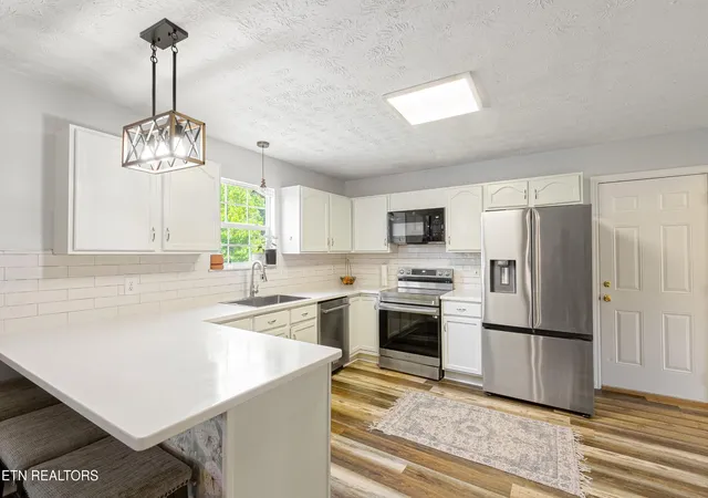 Photo 3 of Single family home for sale at 7114 Hannah Brk Rd, Knoxville, TN 37918 | MLS# 3214343 | Listing updated on 2026-09-11