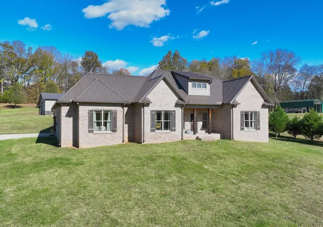 Photo 1 of Single family home for sale at 2189 Double Branch Rd, Columbia, TN 38401 | MLS# 3215798 | Listing updated on 2026-09-15