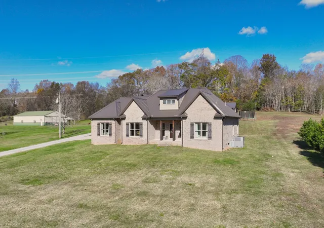 Photo 1 of Single family home for sale at 2189 Double Branch Rd, Columbia, TN 38401 | MLS# 3215798 | Listing updated on 2026-09-15