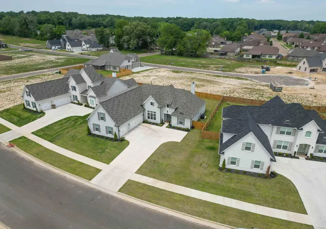 Photo 3 of Single family home for sale at 9606 Grays Holw Dr, Cordova, TN 38018 | MLS# 3545260 | Listing updated on 2026-10-07