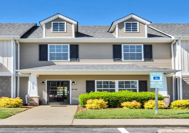 Photo 3 of Townhouse for sale at 2429 New Holland Cir, Murfreesboro, TN 37128 | MLS# 3215561 | Listing updated on 2026-10-08