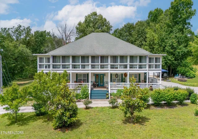 Photo 3 of Mansion for sale at 34 Rozzel Rd, Pikeville, TN 37367 | MLS# 3215450 | Listing updated on 2026-09-11