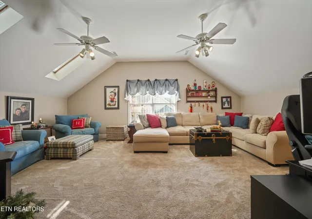 Photo 4 of Single family home for sale at 864 Oconnell Dr, Farragut, TN 37934 | MLS# 3531942 | Listing updated on 2026-10-08