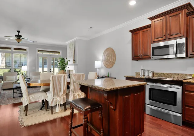 Listing Photo 4 - Condo for sale in building located at 6752 Palms Ct, Chattanooga, TN 37421