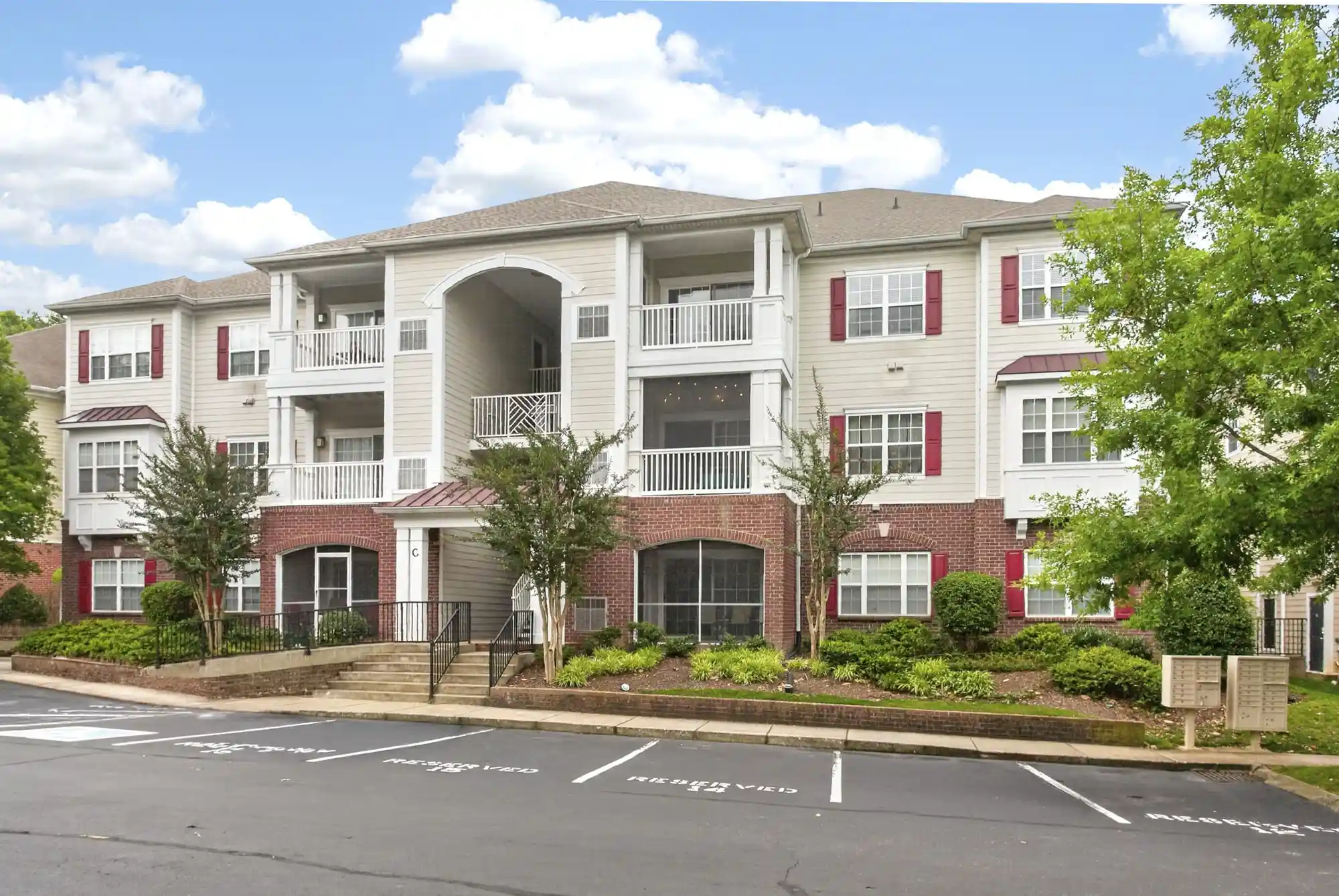 Listing Photo 2 - Condo for sale in 4846 Bevendean Dr located at 4846 Bevendean Dr, Nashville, TN 37211 - Unit #11