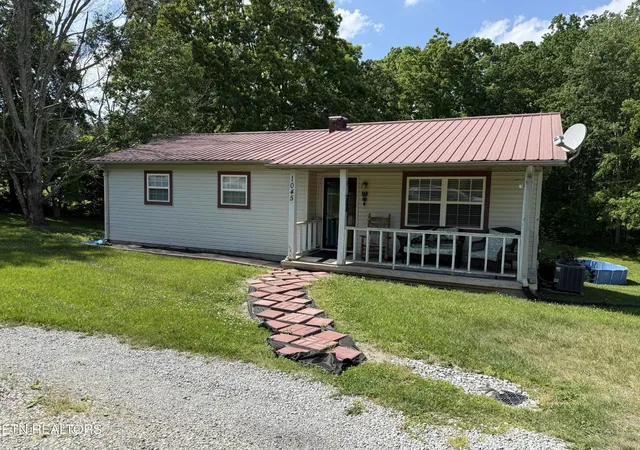 Photo 2 of Single family home for sale at 1045 Pearl Hinds Rd, Jamestown, TN 38556 | MLS# 3216592 | Listing updated on 2026-09-11