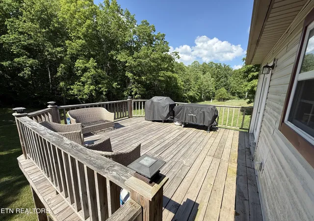 Photo 4 of Single family home for sale at 1045 Pearl Hinds Rd, Jamestown, TN 38556 | MLS# 3216592 | Listing updated on 2026-09-11