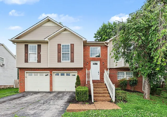 Photo 1 of Single family home for sale at 1608 Lillian Cir, Columbia, TN 38401 | MLS# 3225160 | Listing updated on 2026-09-23