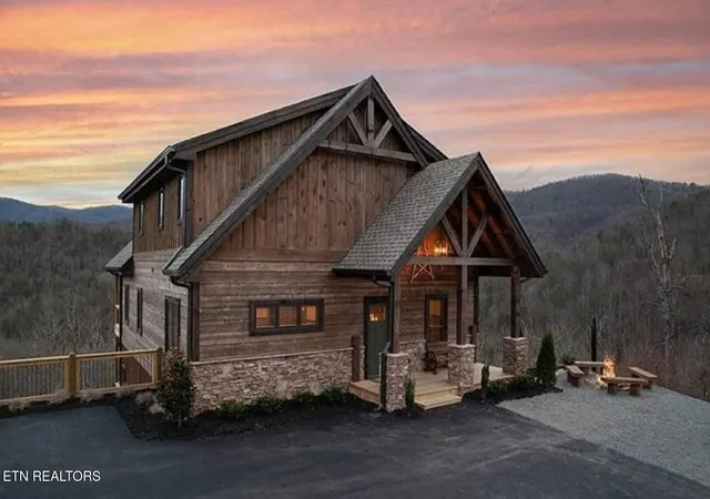 Photo 2 of Single family home for sale at 1563 Mountain Dreams Way, Sevierville, TN 37862 | MLS# 3217107 | Listing updated on 2026-09-15