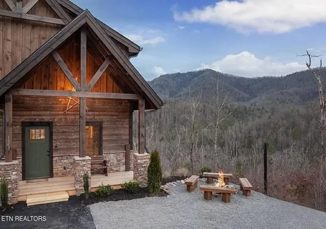 Photo 3 of Single family home for sale at 1563 Mountain Dreams Way, Sevierville, TN 37862 | MLS# 3217107 | Listing updated on 2026-09-15