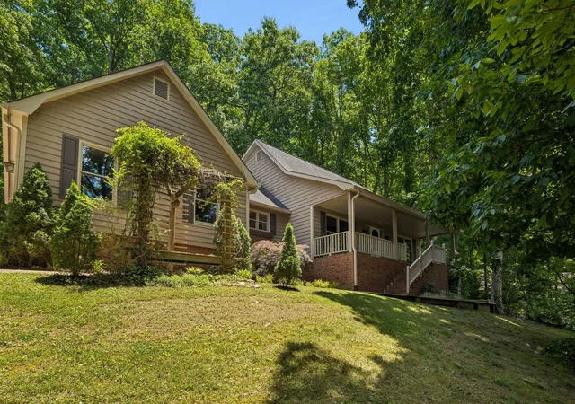 Photo 3 of Single family home for sale at 2013 Laurel Springs Dr NW, Cleveland, TN 37311 | MLS# 3217142 | Listing updated on 2026-09-11
