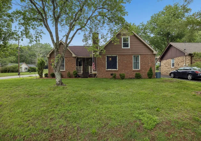 Photo 4 of Single family home for sale at 4916 Shadowlawn Dr, Hermitage, TN 37076 | MLS# 3224289 | Listing updated on 2026-09-12