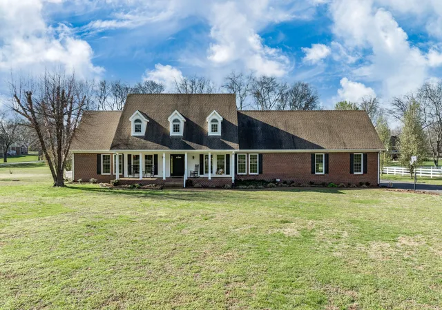 Photo 2 of Single family home for sale at 6521 Breckenridge Cv, Columbia, TN 38401 | MLS# 3530911 | Listing updated on 2026-10-01