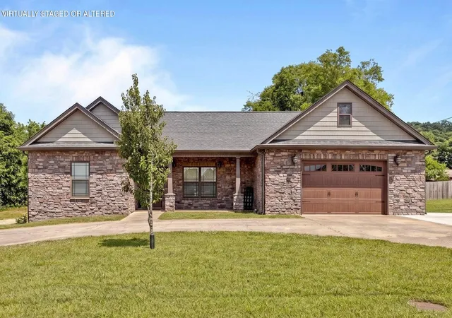 Photo 2 of Single family home for sale at 352 Tennessee St, Ringgold, GA 30736 | MLS# 3218255 | Listing updated on 2026-09-11