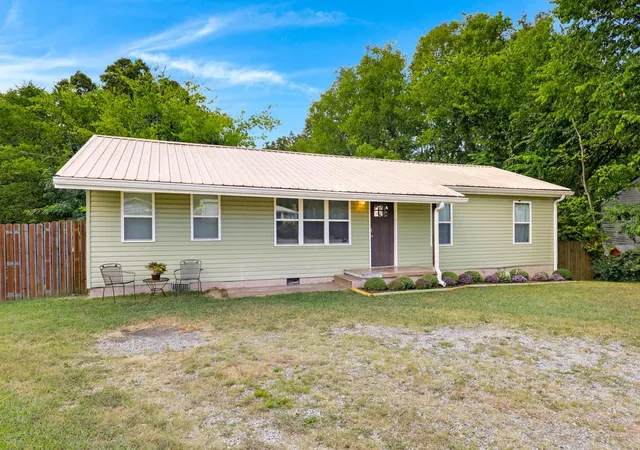 Photo 1 of Single family home for sale at 39 Fine St, Rossville, GA 30741 | MLS# 3218322 | Listing updated on 2026-09-11