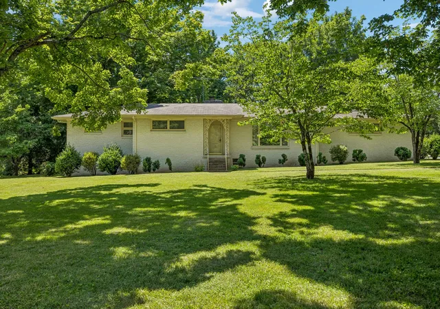 Photo 1 of Single family home for sale at 1505 Hillsboro Rd, Franklin, TN 37069 | MLS# 3252113 | Listing updated on 2026-09-14