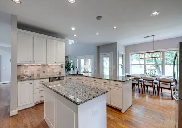 Photo 3 of Single family home for sale at 127 Country Hills Dr, Hendersonville, TN 37075 | MLS# 3246630 | Listing updated on 2026-09-12