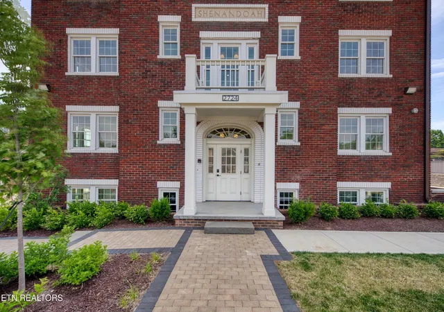 Photo 2 of Condo for sale at 2724 E Magnolia Ave #402, Knoxville, TN 37914 | MLS# 3220323 | Listing updated on 2026-09-11