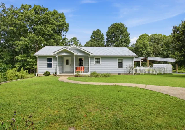 Photo 2 of Single family home for sale at 428 Peters Rd, Summertown, TN 38483 | MLS# 3225821 | Listing updated on 2026-09-11