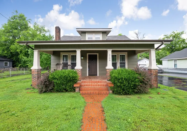 Photo 1 of Single family home for sale at 2109 Lyndon Ave, Chattanooga, TN 37415 | MLS# 3220401 | Listing updated on 2026-09-11