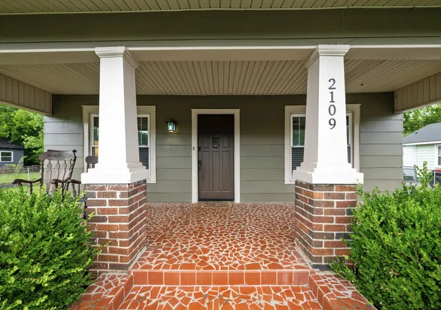 Photo 3 of Single family home for sale at 2109 Lyndon Ave, Chattanooga, TN 37415 | MLS# 3220401 | Listing updated on 2026-09-11