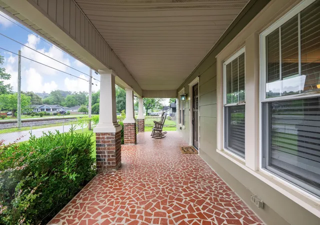 Photo 3 of Single family home for sale at 2109 Lyndon Ave, Chattanooga, TN 37415 | MLS# 3220401 | Listing updated on 2026-09-11