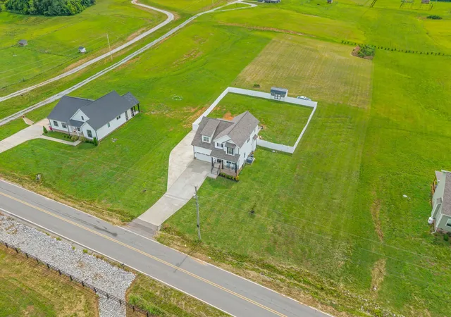 Photo 3 of Single family home for sale at 3904 Chapel Hl Rd, Clarksville, TN 37040 | MLS# 3243113 | Listing updated on 2026-10-02