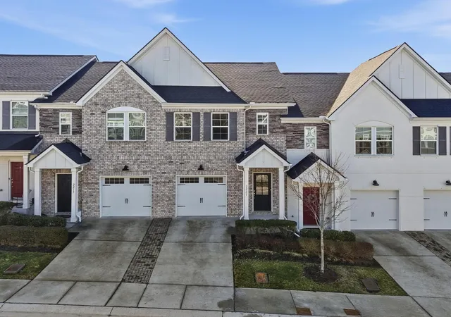 Photo 2 of Townhouse for sale at 2221 Belle Crk Way, Nashville, TN 37221 | MLS# 3220769 | Listing updated on 2026-09-13