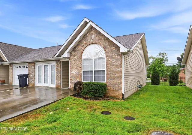 Photo 2 of Condo for sale at 731 High Point Way, Knoxville, TN 37912 | MLS# 3229091 | Listing updated on 2026-09-11