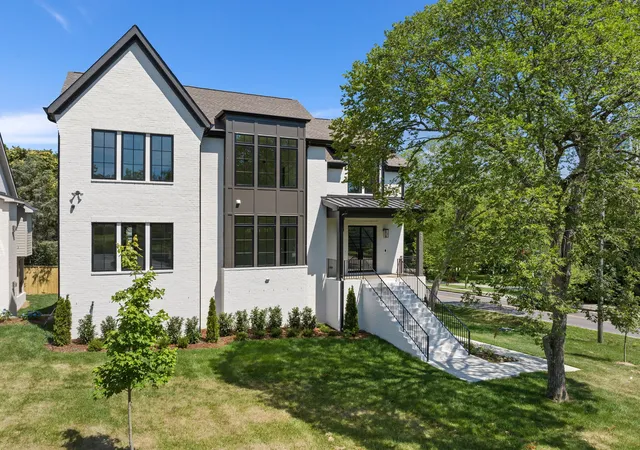 Photo 1 of Mansion for sale at 2031 Overhill Dr, Nashville, TN 37215 | MLS# 3225788 | Listing updated on 2026-09-15
