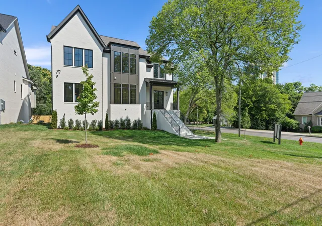 Photo 3 of Mansion for sale at 2031 Overhill Dr, Nashville, TN 37215 | MLS# 3225788 | Listing updated on 2026-09-15