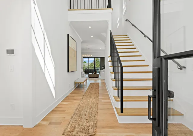 Photo 3 of Single family home for sale at 2031 Overhill Dr, Nashville, TN 37215 | MLS# 3225788 | Listing updated on 2026-09-15