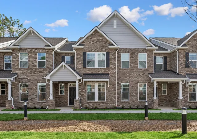 Photo 1 of Sale Pending at 2900 Suzanne Landon Dr #D5, Murfreesboro, TN 37130 | MLS# 3221027 | Listing updated on 2026-09-15