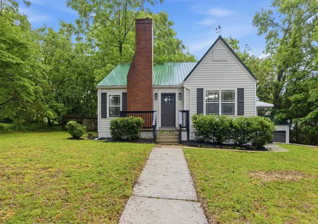 Photo 1 of Single family home for sale at 305 S Irwin St, Manchester, TN 37355 | MLS# 3223153 | Listing updated on 2026-09-30