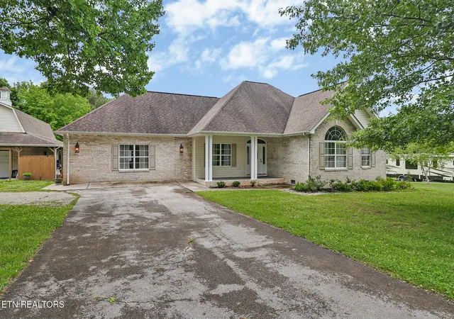 Photo 1 of Single family home for sale at 809 Buffalo Tr, Clarkrange, TN 38553 | MLS# 3221834 | Listing updated on 2026-09-15