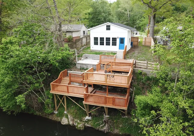Single family home for sale at 240 Fredonia Rd, Manchester, TN 37355 | MLS# 3230123