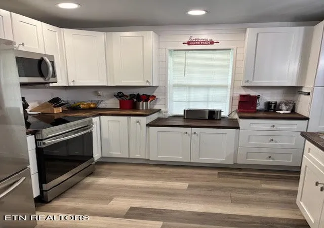 Photo 3 of Single family home for sale at 409 Greenwood Cir, Madisonville, TN 37354 | MLS# 3307275 | Listing updated on 2026-10-02