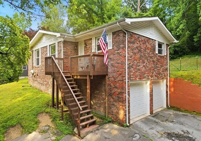Photo 1 of Single family home for sale at 408 Lupton Dr, Chattanooga, TN 37415 | MLS# 3298280 | Listing updated on 2026-09-11