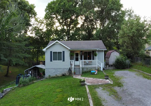 Photo 3 of Single family home for sale at 49 Roberts Ln, Lebanon, TN 37087 | MLS# 3225056 | Listing updated on 2026-09-12