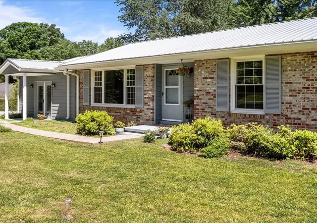 Photo 3 of Single family home for sale at 108 Sherry Ln, Dickson, TN 37055 | MLS# 3225136 | Listing updated on 2026-09-15