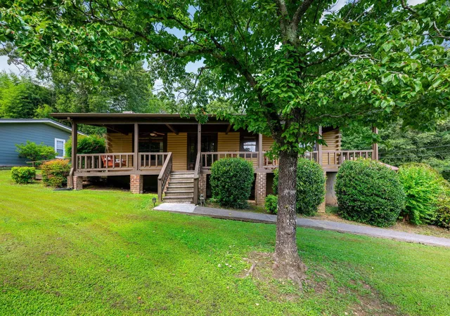 Photo 2 of Single family home for sale at 407 White Rd, Chattanooga, TN 37421 | MLS# 3225620 | Listing updated on 2026-09-11