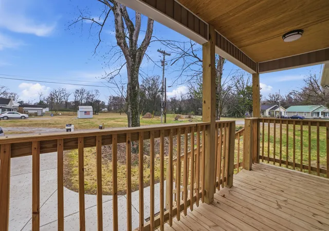 Photo 3 of Single family home for sale at 104 Fairground Dr, Waverly, TN 37185 | MLS# 3225696 | Listing updated on 2026-09-21