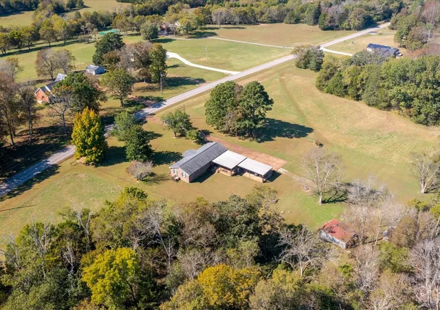 Photo 2 of Single family home for sale at 1540 S Berlin Rd, Lewisburg, TN 37091 | MLS# 3226548 | Listing updated on 2026-09-21