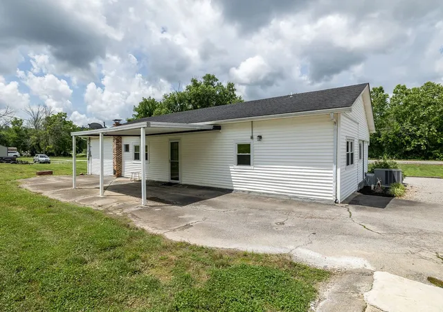 Photo 2 of Manufactured home for sale at 5492 Columbia Hwy, Pulaski, TN 38478 | MLS# 3228707 | Listing updated on 2026-09-12