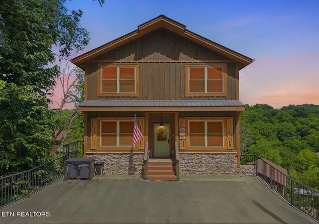 Photo 1 of Single family home for sale at 3032 Ridgetop Resort Way, Pigeon Forge, TN 37863 | MLS# 3302045 | Listing updated on 2026-09-11