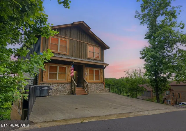 Photo 3 of Single family home for sale at 3032 Ridgetop Resort Way, Pigeon Forge, TN 37863 | MLS# 3302045 | Listing updated on 2026-09-11