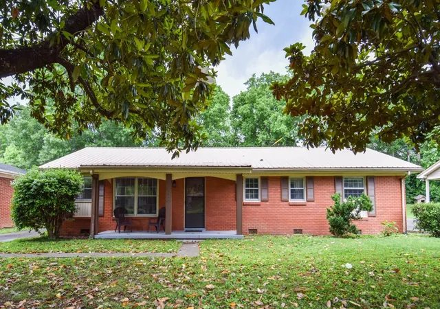 Photo 2 of Single family home for sale at 126 Glenn Ave, Gallatin, TN 37066 | MLS# 3229848 | Listing updated on 2026-09-14