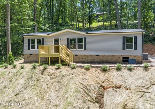Photo 3 of Manufactured home for sale at 206 Cumberland View Est Rd, Rocky Top, TN 37769 | MLS# 3544621 | Listing updated on 2026-09-14