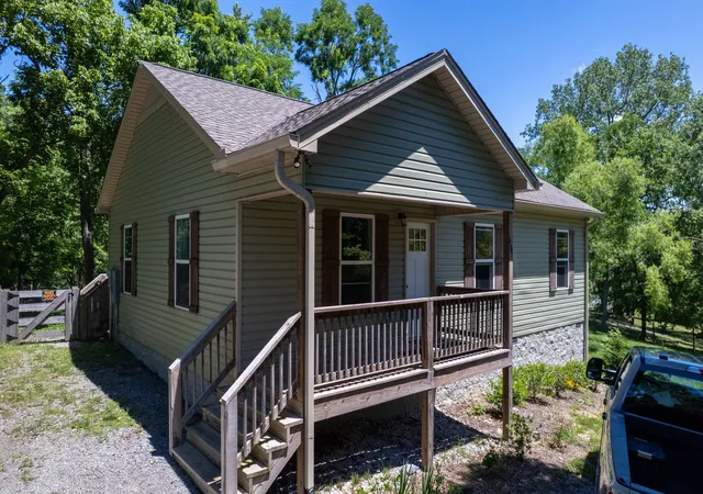 Photo 2 of Single family home for sale at 695 Hog Back Ridge Rd, Bethpage, TN 37022 | MLS# 3231264 | Listing updated on 2026-09-14